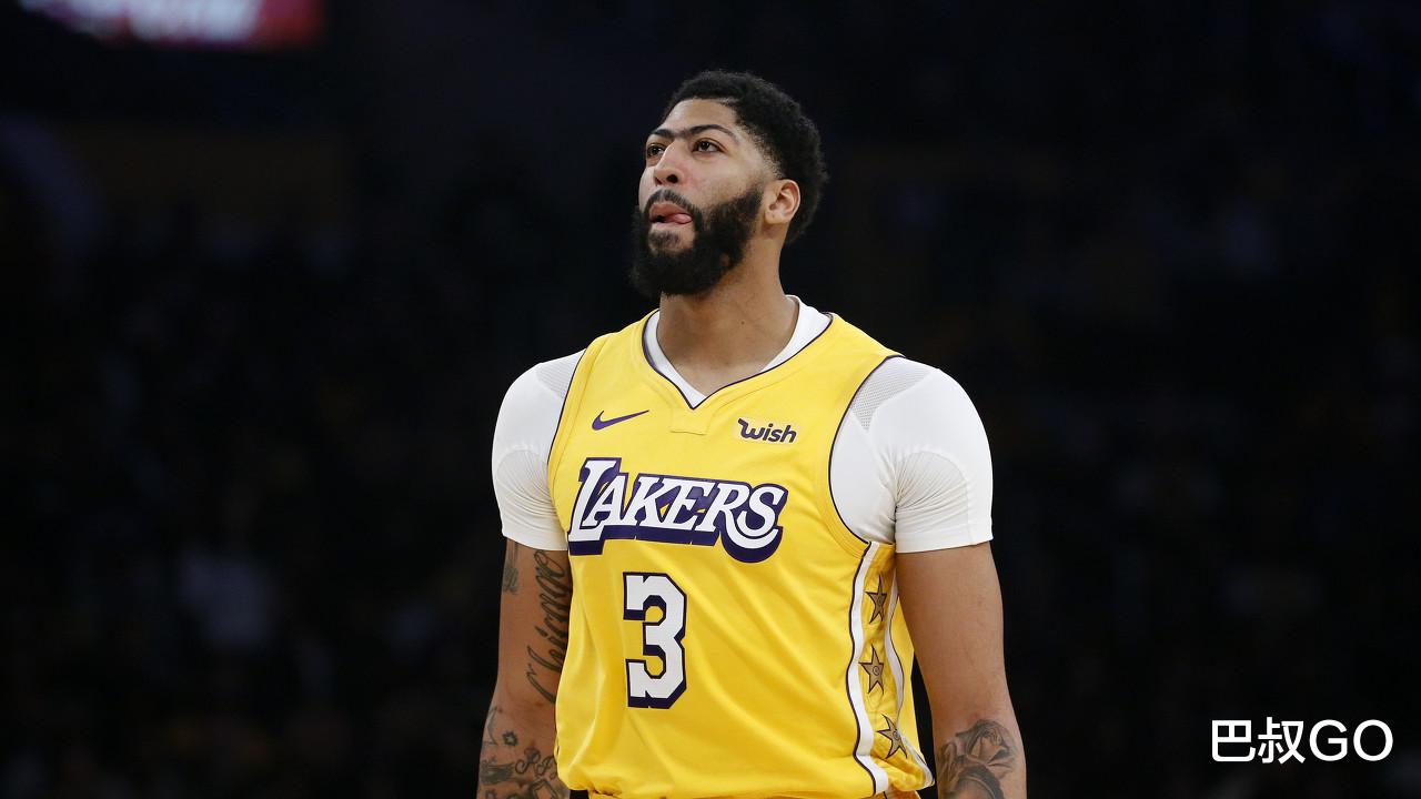 湖人队|狂轰31+11+3！詹姆斯赛后表扬戴维斯，波普眼眶含泪，JR也出汗了