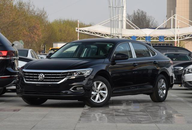 大众帕萨特|先开本田雅阁,再试大众帕萨特,车主:上当了!