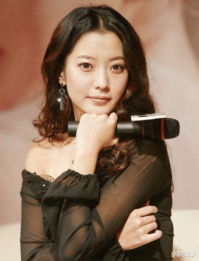 『成龙』15年后，66岁成龙遇上42岁金喜善还又抱又亲，女方说出不拒绝理由