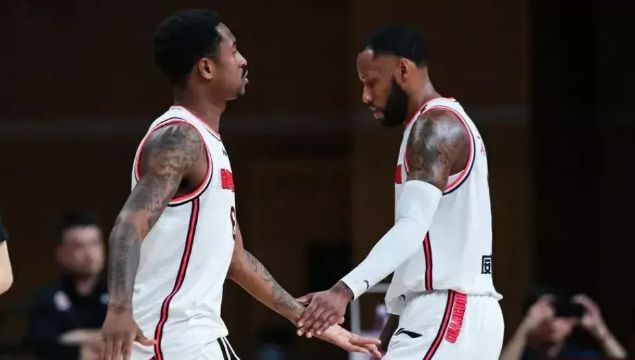 广东男篮|靠不靠外援数据说了算！单广东的打法很多球迷不赞成！