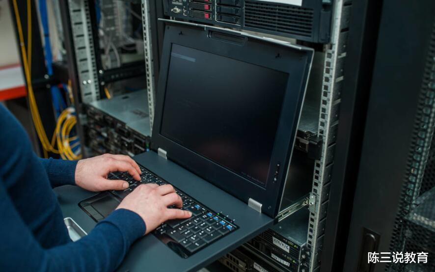 高校|教育部警告的3个大学专业,高校纷纷撤销,不要再被误人子弟