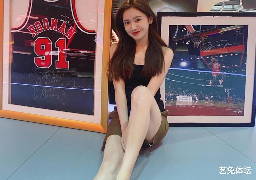 『美娜』与富二代旧情复燃？NBA女主播美娜晒豪车，双腿受伤引热议
