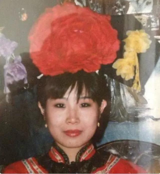 慈禧太后|慈禧年轻时有多漂亮？五世外孙女照片曝光，简直一模一样！