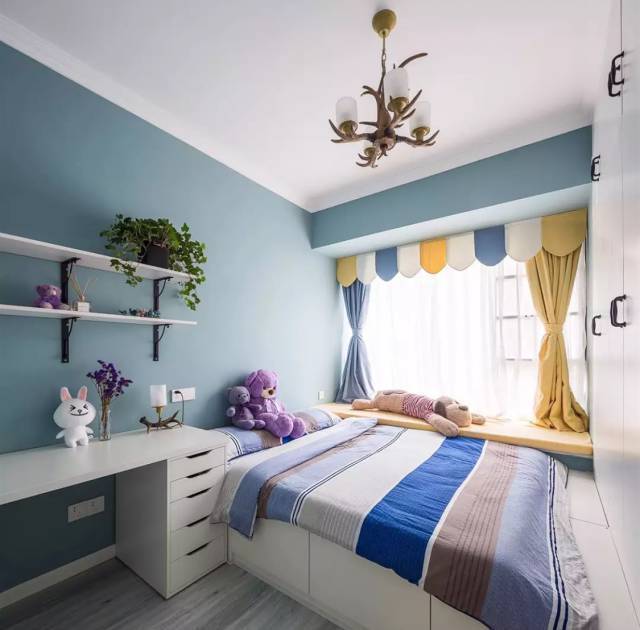 ▲腻子层有4毫米厚，这种墙面不出问题才不正常