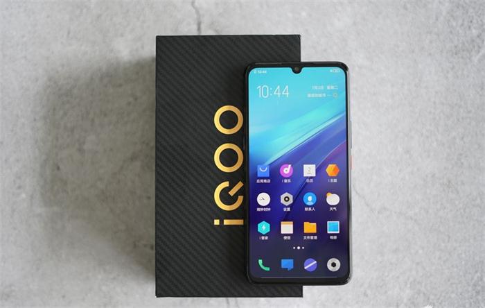 iqoo pro|vivo第一款5G手机开始清仓,128GB+44W闪充,降价1100元被遗忘