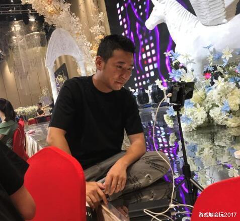 #钱小佳#前斗鱼户外一哥钱小佳隔空喊话想直播,想与神豪黑豹和解,但被直接拒绝了