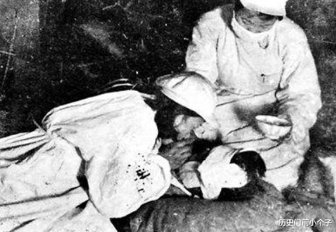 黄继光|上甘岭战役，17岁女兵用嘴为战友排尿，整理黄继光遗体，今何在