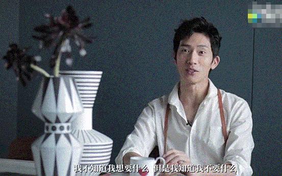 |带你看看井柏然的豪宅,家里有一面鞋子墙,整面墙都是个鞋柜