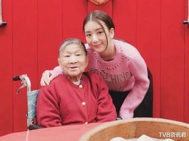 「郭富城」老公郭富城丧母！方媛贴婆媳温馨旧合照悼念：感激对我及家人爱护
