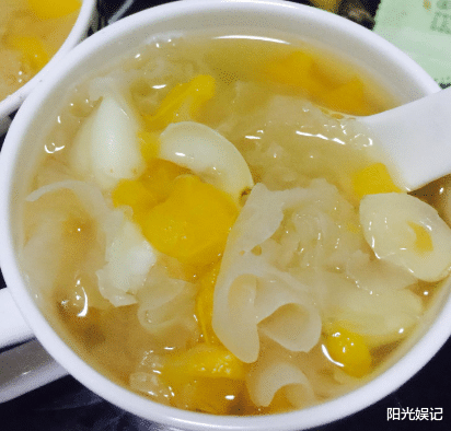 水果@春天要吃这水果,炖着给孩子喝,营养更高,多喝几次身体棒