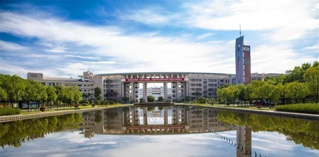 高校|二本投档线出炉，这5所高校的分数线极高，超过211大学！