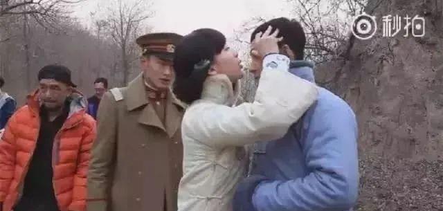 『韩东君』搂神秘女回家，穿情侣装上演摸头杀，当红小生疑似新恋情曝光