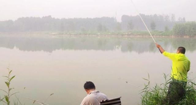 ▲渔具店“最坑人”的三类饵,钓鱼大师从来都不用,你却还在买?