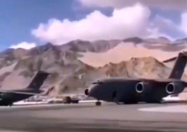 「苏-30」苏30、阿帕奇现身拉达克，印军在前线集结数百架战机，美称看不懂