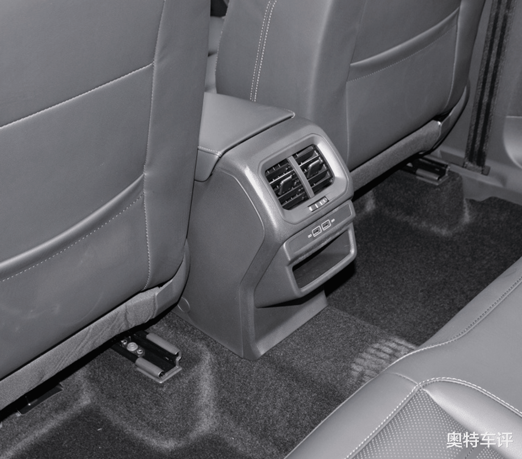 大众汽车|大众打响“价格战”，途岳跌至12万，销量大涨狂甩72897辆