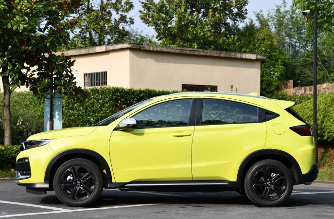 #丰田RAV4#被国人捧红的SUV，长达4328mm，上市至今难见骂声，还难见大修！