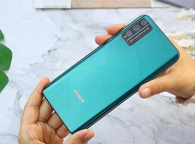 CPU|1000至2000元预算,聊聊送父母买什么手机,这3款性价比高