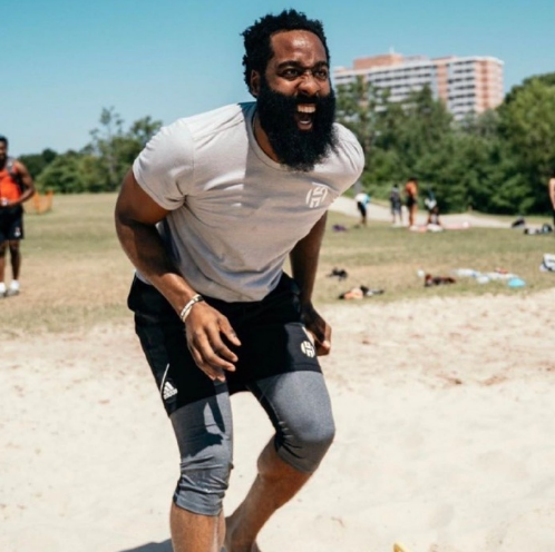 『威斯布鲁克』苦练40天！哈登威少二人变化巨大，一个壮如老牛，一个以成“狮子王”