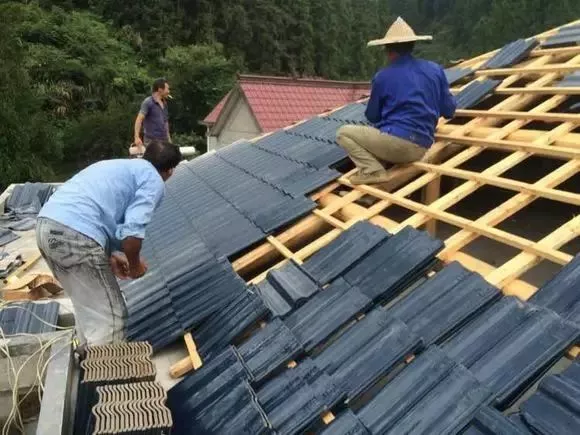 「」实拍丨外地农民工回乡盖自建房，三层主体不到40万全搞定