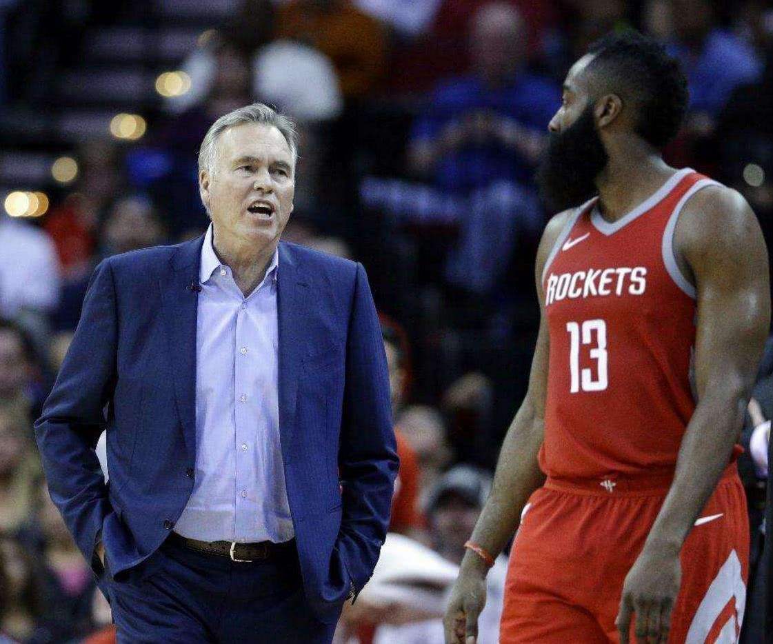 克里斯·保罗|年薪4000万！35岁再被8支球队争抢，真不愧是詹姆斯一生挚友