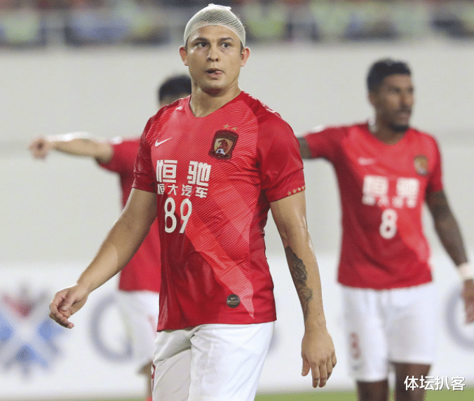 广州恒大|曝恒大当红国脚因态度问题被弃用!场上跑动少,身材明显发福