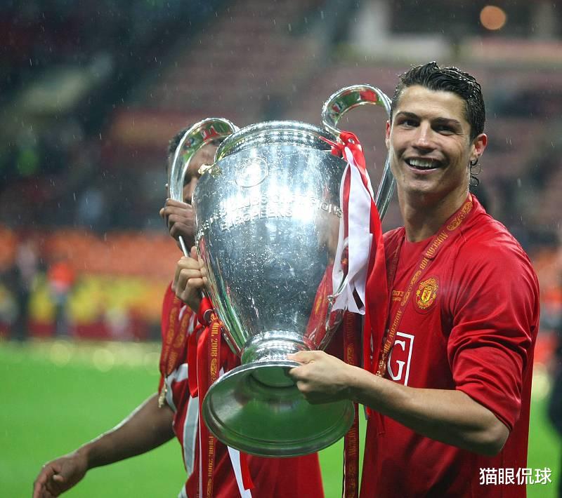 #蔚山现代#前锋改打后卫，戴维斯完爆哈兰德，细数“人挪活”巨星，C罗只排第2