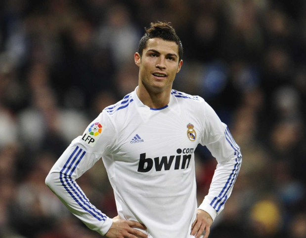 『巴塞罗那』皇马球迷春风得意，巴萨球迷吹头丧气，十分精彩的一场比赛