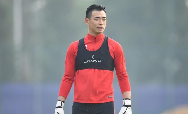 上海上港|上港终于要出手甩掉一个包袱，效力球队多年，资历堪比颜骏凌