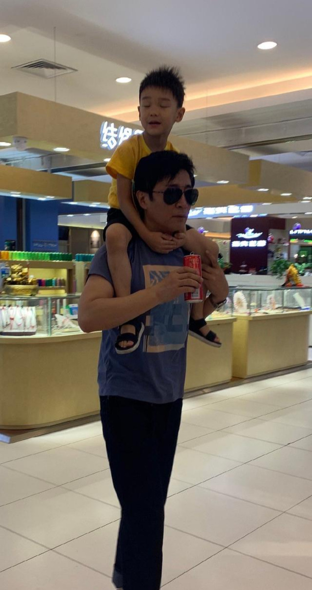 何中华|又一位老艺术家人设崩塌！言语“调戏”90后女星，对方表情尴尬