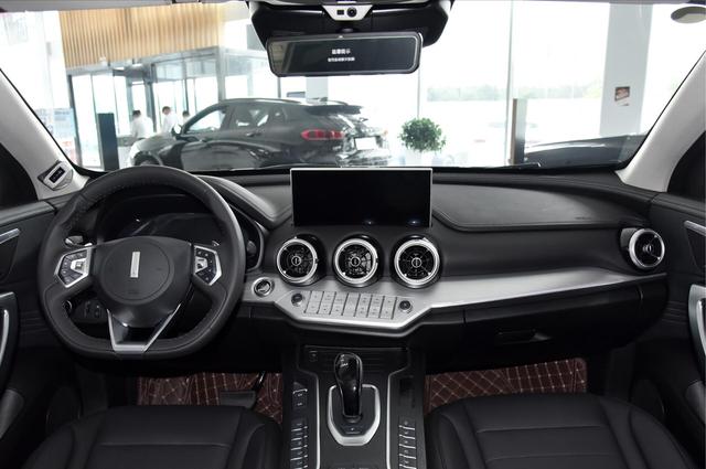 SUV|高颜值国产SUV也发飙！2.0T+四驱，猛降3万，新VV7这次真霸气！