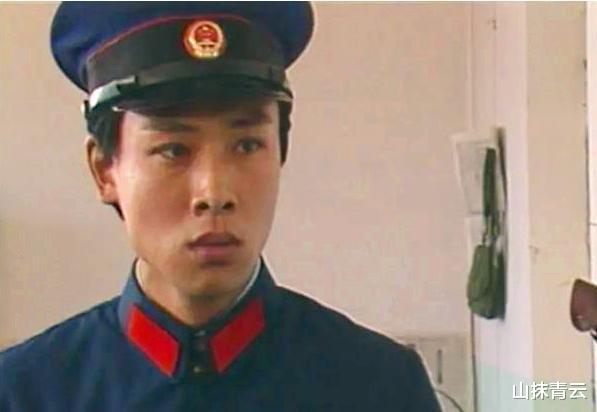 胡亚捷|胡亚捷与妻子离婚大战，3次战败，却次次收获“战利品”，今如何？