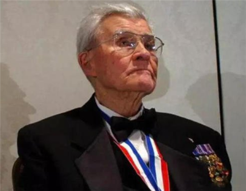 原子弹|广岛原子弹爆炸时，19岁女孩离爆心仅260米，她为何能幸存下来？