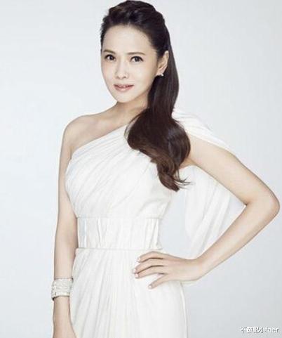 梅艳芳|17年前梅艳芳在刘德华怀中死去,7天后阿叻自尽,究竟谁更爱她?