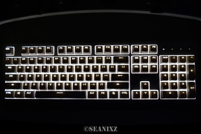 机械键盘|精致外形与极致手感：雷柏MT710办公机械键盘