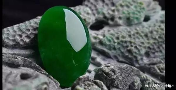 翡翠▲为什么说翡翠赌石的最高境界是取戒面？