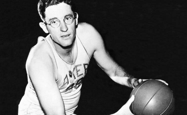 『湖人队』湖人队史十大球星,张伯伦未进入前五,第一名有争议!