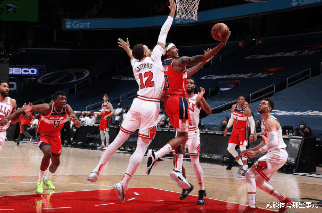 維金斯|真不怪他！威少6場(chǎng)三雙，四巨頭95分還輸球？只因有人比他更奇葩