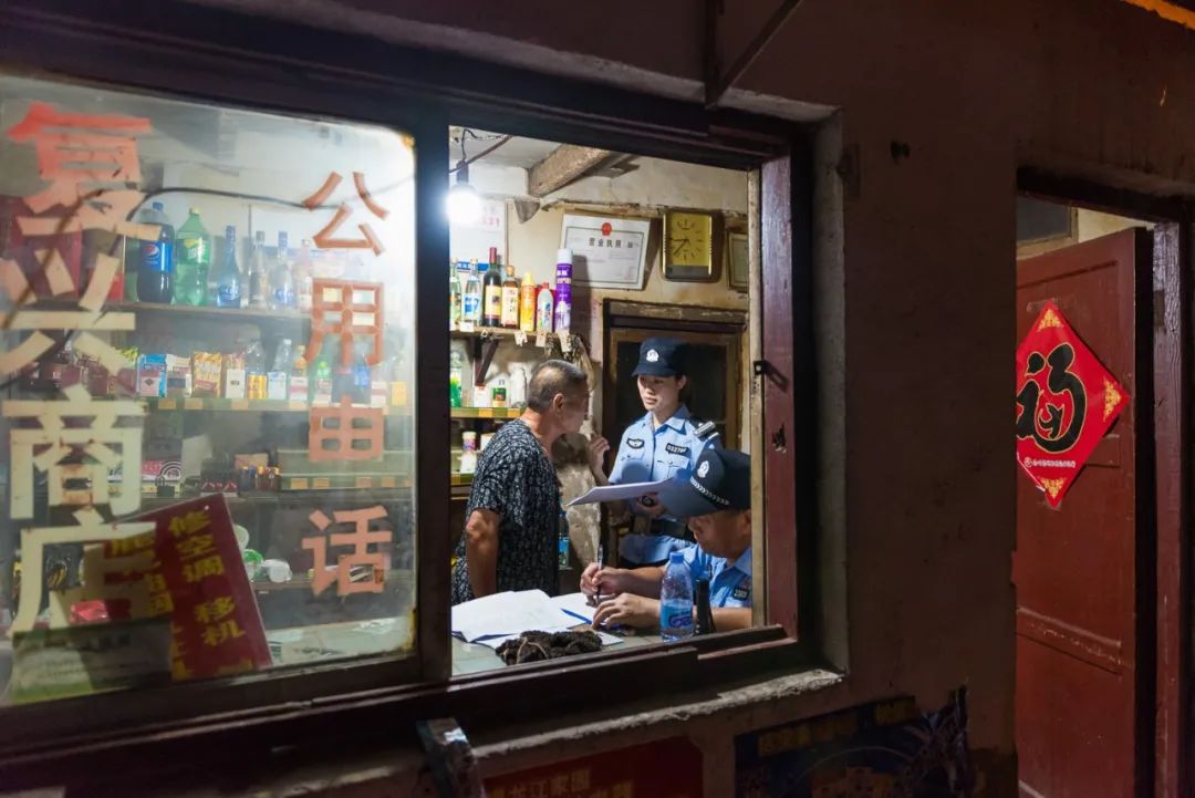 平安徐州|徐州500余名警力集聚贾汪广场小区“梳网清格”集中清查