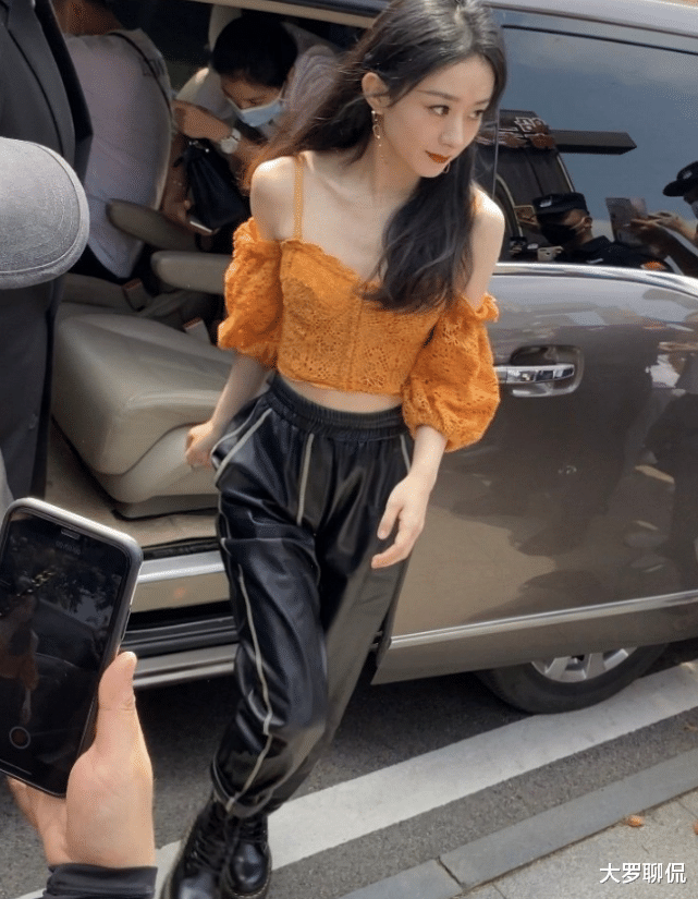 潘玮柏|赵丽颖现出真容，路人镜头宛若“照妖镜”，没办法相信这还是颖宝
