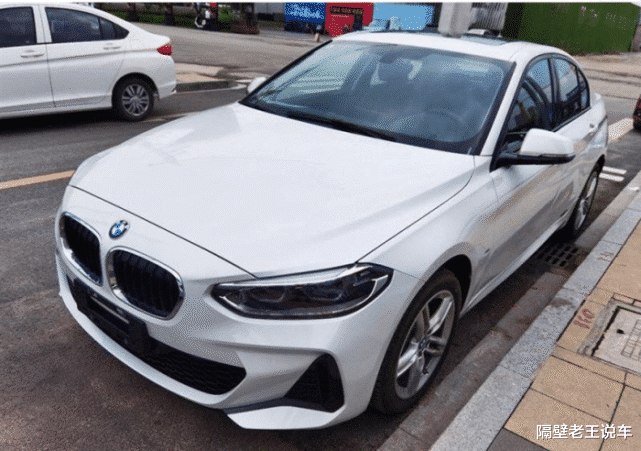 思域|又一豪车卖“白菜价”!从20w跌至13w,油耗5.4L,后悔思域买早了