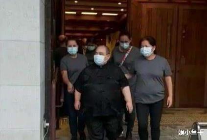 [何鸿燊]何鸿燊四姨太梁安琪透露：65岁何鸿燊主动示爱，26岁的自己被吓坏