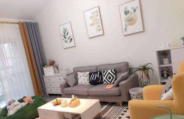 |北欧新房完工，客厅的家具搭配温馨又舒适，一入门就被迷住了