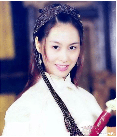 阿珂|新《鹿鼎记》阿珂嘴大脸长，老版朱茵灵气应采儿高冷，李嘉欣绝了