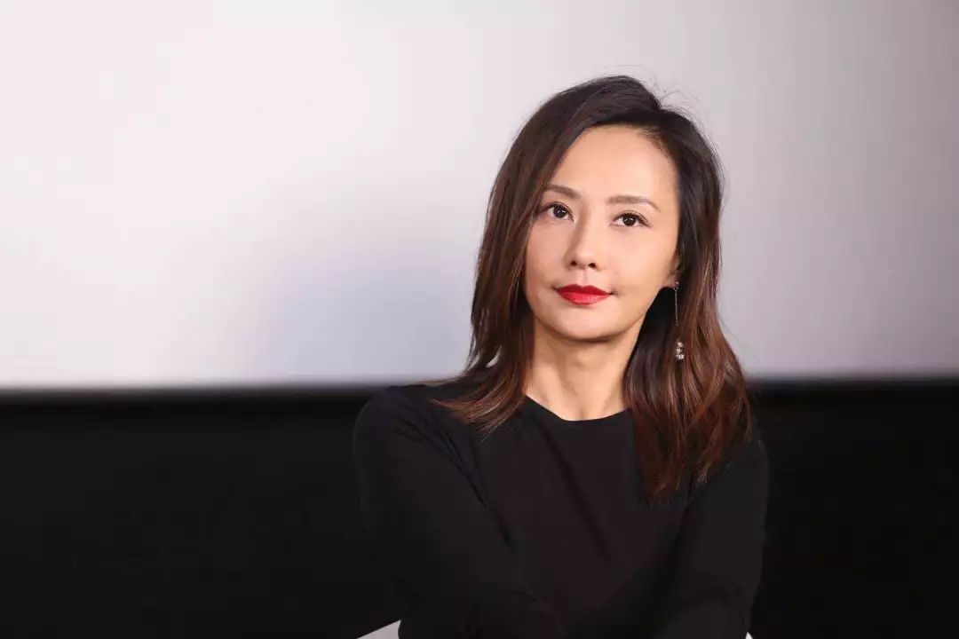 「吴奇隆」四爷吴奇隆形象就这么崩了?年近50两鬓斑白,不修边幅胖的油腻