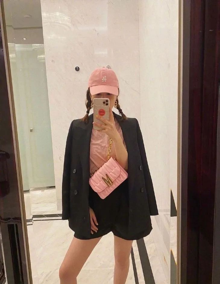 「李宇春」时髦办 | 李宇春的歌词很敢写，因为她自己就是无价之姐