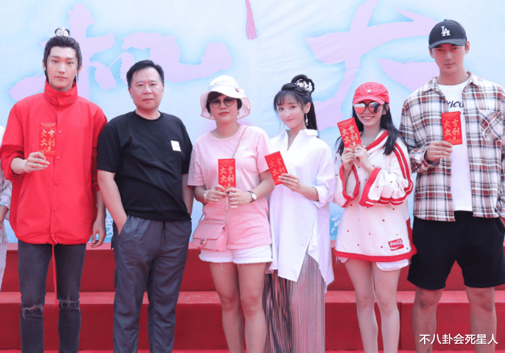 「肖燕」她被于正无意捧红，抢鞠婧祎戏跟杨超越争资源，演5部女主戏不火