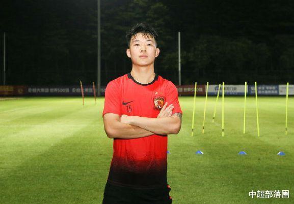 「广州恒大」广州德比恒大最强首发呼之欲出！4归化+1外援，张琳芃回归右后卫