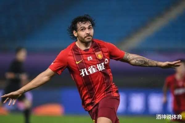 广州恒大|进球后落泪感动球迷，他或顶替高拉特回归恒大，助卡帅争亚冠！