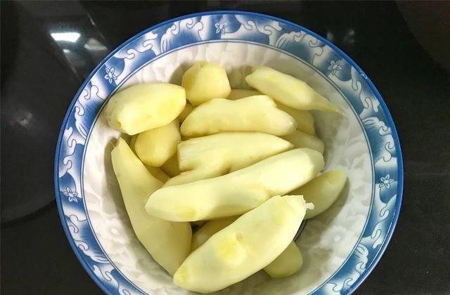 #扁豆#夏天最该吃的不是苦瓜，而是它，防暑祛湿又开胃，拌一拌就上桌