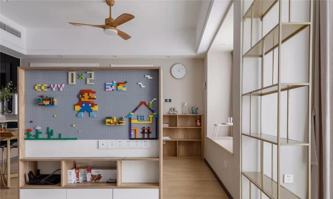 『』她家96平，玄关塞冰箱，卫生间挤鞋柜，电视墙巴掌大！却异常实用